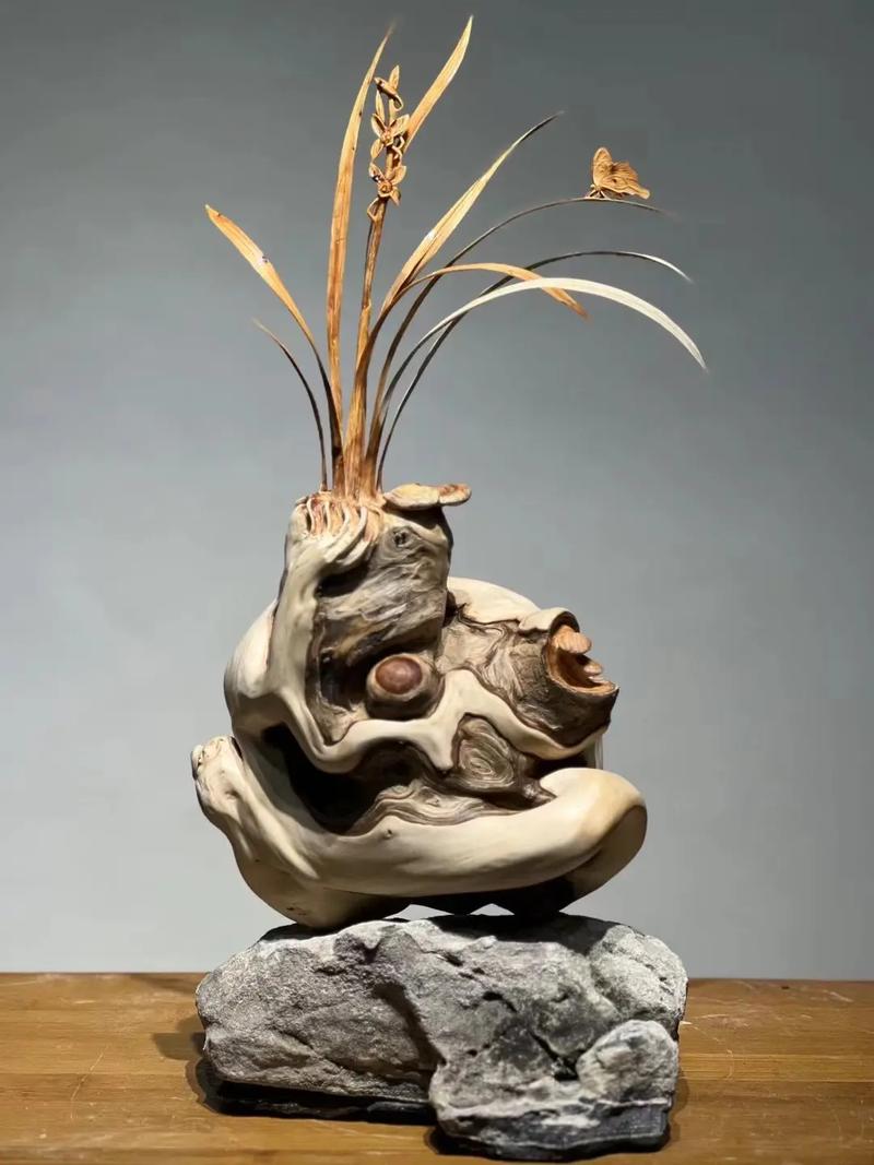 君子兰.娄空雕刻,做工精细#纯手工雕刻 #工艺品摆件 #匠心 - 抖音